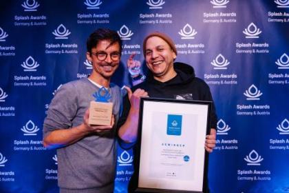 Gruppenfoto des Gewinnerteams von lowfidelity mit Urkunde