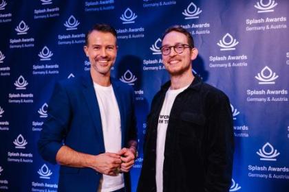 Foto des Moderators Philipp Pägler und Organisators des Awards, Niklas Franke